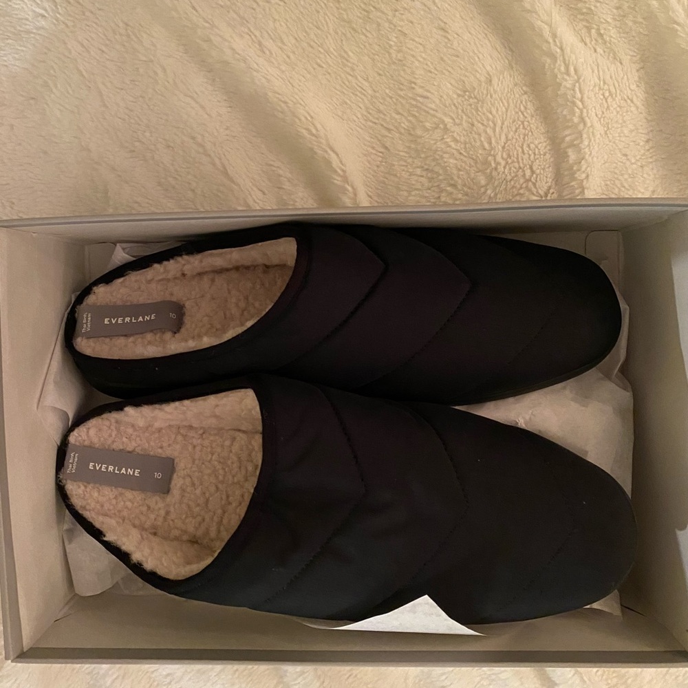 The ReNew slipper in black